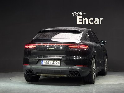 2023 Porsche CAYENNE photo 4