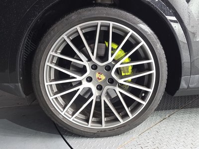 2023 Porsche CAYENNE photo 6