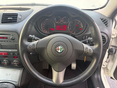 صورة 32 لـ 2009 ALFA Romeo ALPHA GT