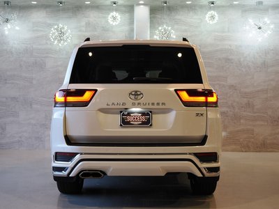 TOYOTA LAND CRUISER 300 - 5