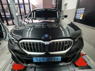 صورة 1 لـ 2025 BMW I5