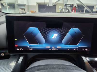 صورة 2 لـ 2025 BMW I5
