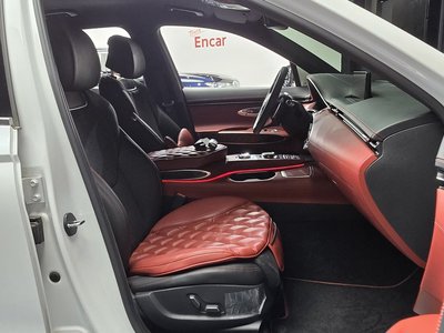 2022 Genesis GV70 — миниатюра 16