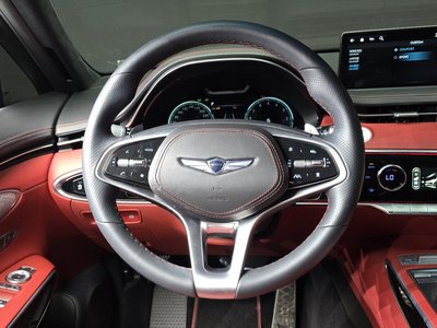 2022 Genesis GV70 — миниатюра 18