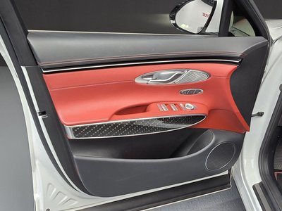 2022 Genesis GV70 — миниатюра 14