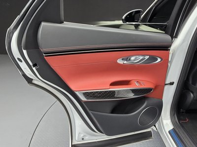 2022 Genesis GV70 — миниатюра 15