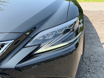 2018 Lexus LS photo 4