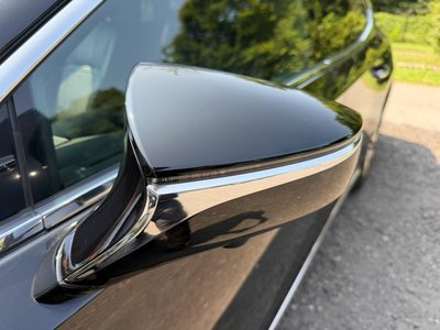 2018 Lexus LS photo 9