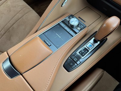 صورة مصغرة 34 لـ 2017 Lexus LC
