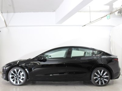 TESLA MODEL 3 - 7