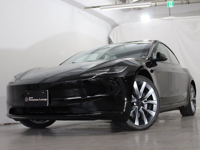 TESLA MODEL 3 - 4