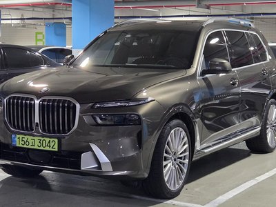 2026 BMW X7 照片 1