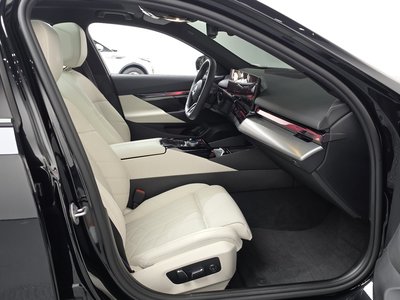2025 BMW 5 SERIES — миниатюра 16