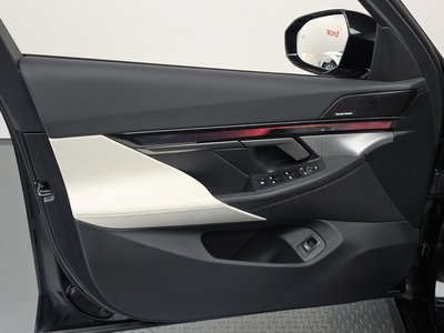 2025 BMW 5 SERIES — миниатюра 14