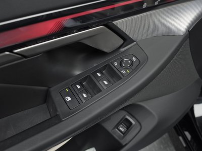 2025 BMW 5 SERIES — миниатюра 30