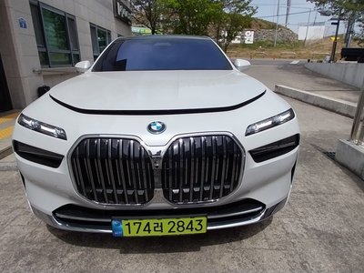 BMW 7 SERIES - 1