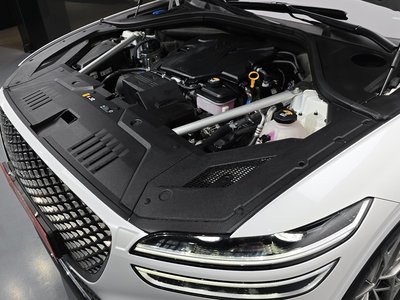 2024 Genesis GV70 photo 7