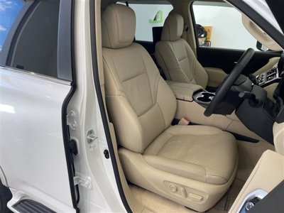 2024 Toyota LAND CRUISER 300 — миниатюра 17