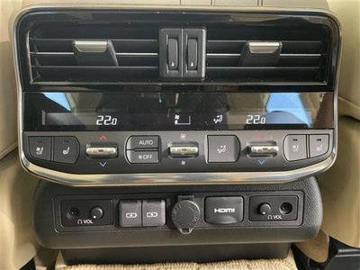 2024 Toyota LAND CRUISER 300 — миниатюра 11