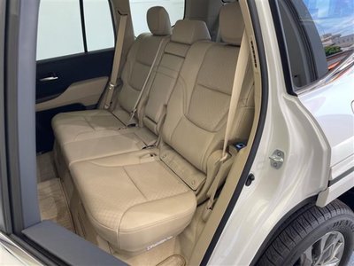 2024 Toyota LAND CRUISER 300 — миниатюра 18