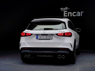 MERCEDES-BENZ GLA - 4