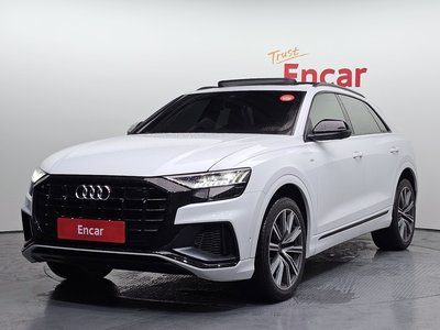 AUDI Q8 (4M)