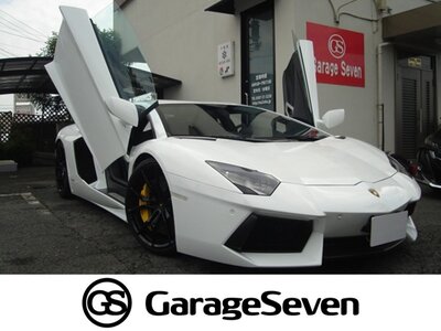 LAMBORGHINI AVENTADOR