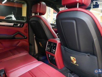 PORSCHE CAYENNE - 8