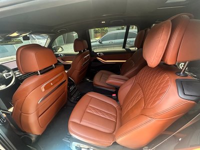 BMW X7 - 7