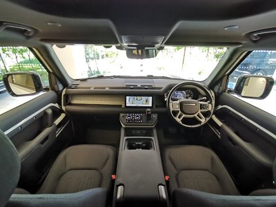 LAND ROVER DEFENDER - 4