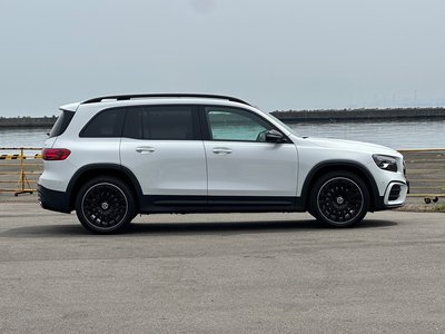 MERCEDES-BENZ GLB - 9
