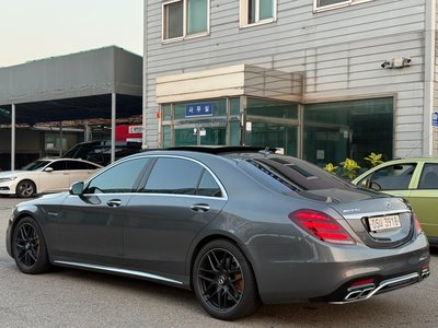2018 Mercedes-BENZ S-CLASS photo 2