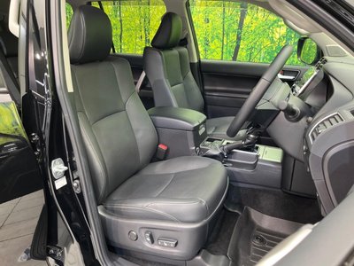 TOYOTA LAND CRUISER PRADO - 8