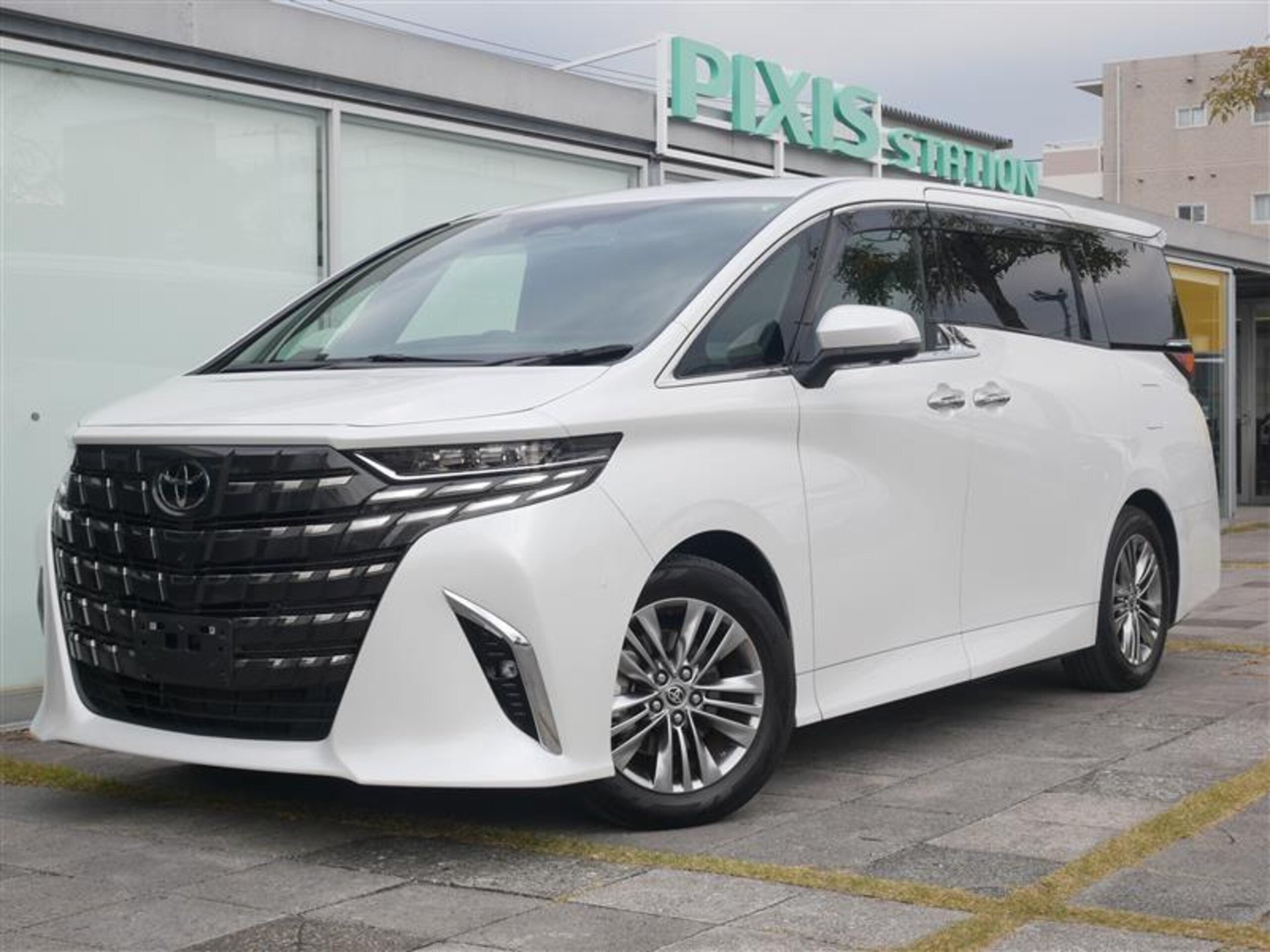TOYOTA ALPHARD - View 1