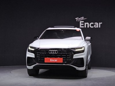 AUDI Q8 - 2