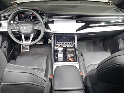 AUDI Q8 - 5