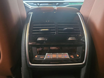 صورة 8 لـ 2025 BMW X7
