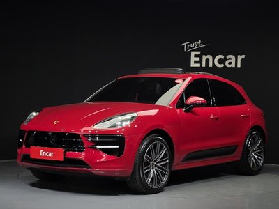 PORSCHE MACAN - 1