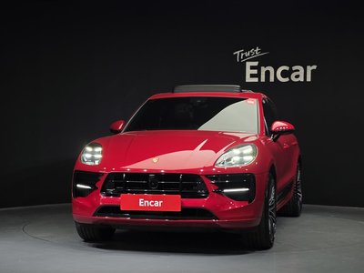 PORSCHE MACAN - 2
