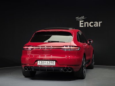 PORSCHE MACAN - 4