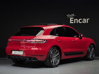 PORSCHE MACAN - 3