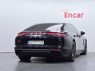 PORSCHE PANAMERA - 3