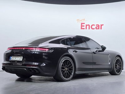 PORSCHE PANAMERA - 4