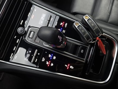 PORSCHE PANAMERA - 9