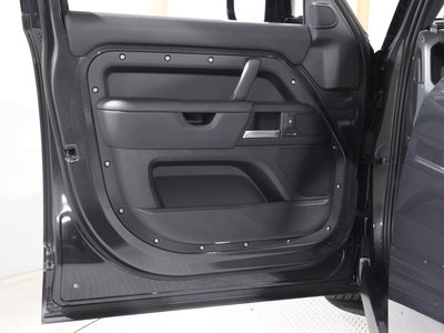 صورة مصغرة 39 لـ 2025 LAND Rover DEFENDER