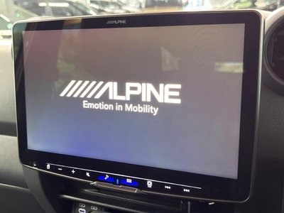 TOYOTA LAND CRUISER 70 - 3