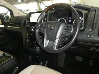 TOYOTA GRAND ACE - 9