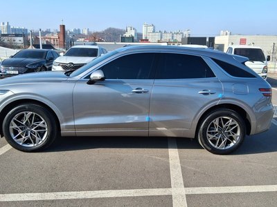 صورة 1 لـ 2021 Genesis GV70