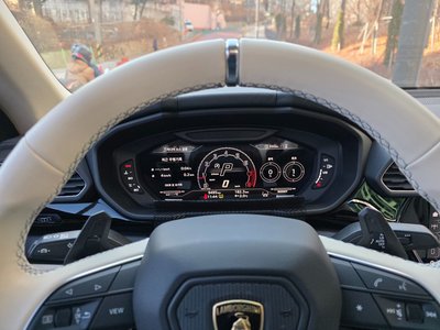 LAMBORGHINI URUS - 9