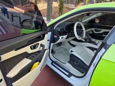 LAMBORGHINI URUS - 5